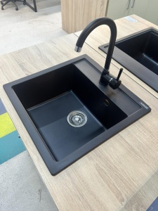 Granitni sudoper VALTERRA Emma 49x49cm + Slavina