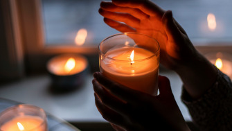 Lumânări parfumate – secretul relaxării și bunăstării