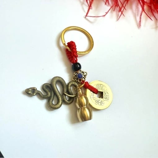 Breloc Feng Shui metal auriu - Wu lou, monede si sarpe - Protectie energetica si noroc