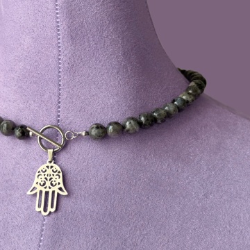 colier labradorit si hamsa