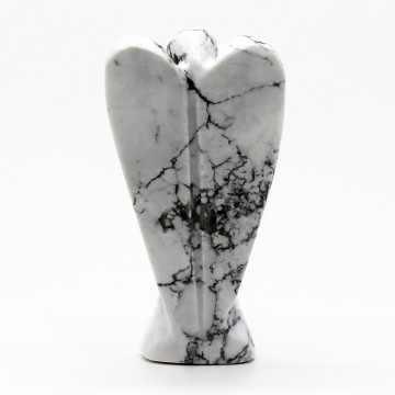 inger sculptat in pietre semipretioase