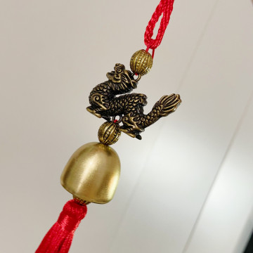 amuleta dragon clopotel