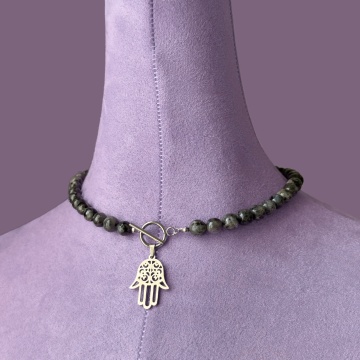 colier labradorit si hamsa
