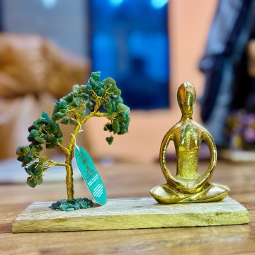 Arbore cu cristale naturale - cu Figurina de Yoga pe Lemn de Mango - Aventurin verde- Prosperitate - Poziția Padmasana - 100 Pietre