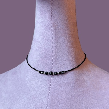 Colier cu cristale - Shungit, turmalina neagra, onix, agat si margele din sticla negre - Protectie energii negative