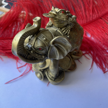 statueta elefant cu broasca