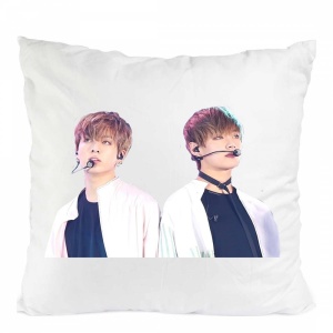 PERNA JUNGKOOK AND V BTS