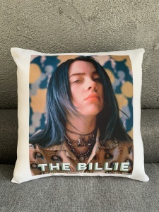 PERNA CU BILLIE EILISH