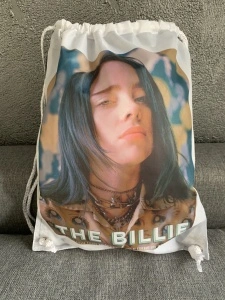 RUCSAC CU BILLIE ELISH
