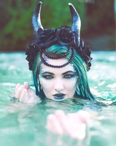 Bentita gotica satan horns evil queen - Img 9