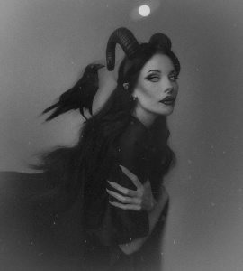 Bentita gotica satan horns sinister - Img 8