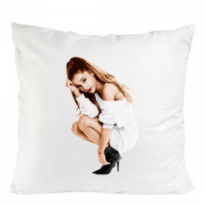 PERNA ARIANA GRANDE 02