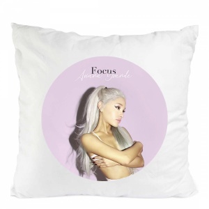 ARIANA GRANDE FOCUS PERNA