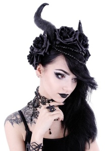 Bentita gotica satan horns evil queen