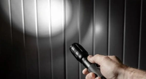 Lanterna LED 8W, 800 lm, baterie 2000 mAh inclusa, lumina rece (6400 K), IP20
