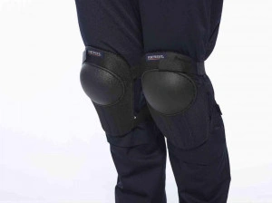 Genunchiere de protectie, negre, ajustabile cu scai, set 2 bucati, marime universala
