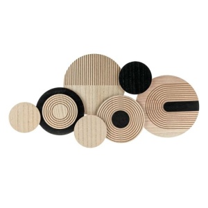 Decoratiune de perete in forma de cercuri de diferite dimensiuni, din lemn cu suport metalic, 67.5x34x2.5 cm, maro/negru - Img 1