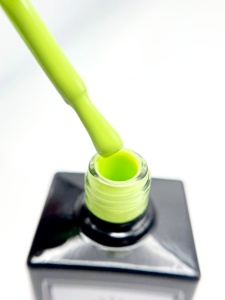 Oja semipermanentă Global Fashion, Gel polish Elite Glow 15 ml, 083