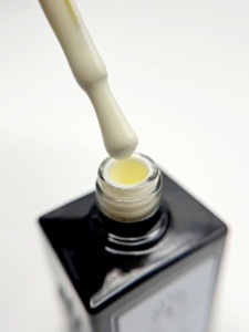 Oja semipermanentă Global Fashion, Gel polish Elite Glow 15 ml, 034