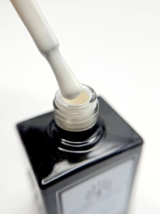 Oja semipermanentă Global Fashion, Gel polish Elite Glow 15 ml, 032