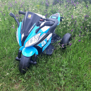 Jucarie Motocicleta Cu Acumulator Pentru Copii Cu Roti Ajutatoare - Img 10