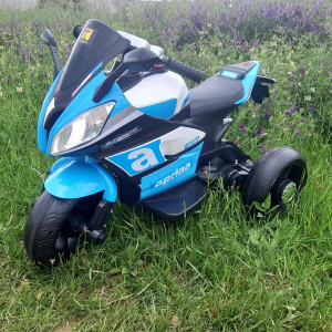 Jucarie Motocicleta Cu Acumulator Pentru Copii Cu Roti Ajutatoare - Img 11