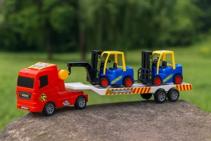 Set 3 masinute, Camion cu frictiune si 2 x mini masini, cabina rosu - Img 4