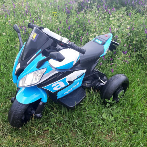Jucarie Motocicleta Cu Acumulator Pentru Copii Cu Roti Ajutatoare - Img 9