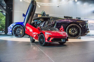 Masinuta electrica pentru copii Manini Mclaren GT, 12V7AH, 2*35W Motoare, roti EVA, scaun piele ecologica, Rosu Memphis - Img 3