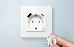 Priză Smart WiFi Avatto N-WOT10-USB-W TUYA USB USB-C (alb)