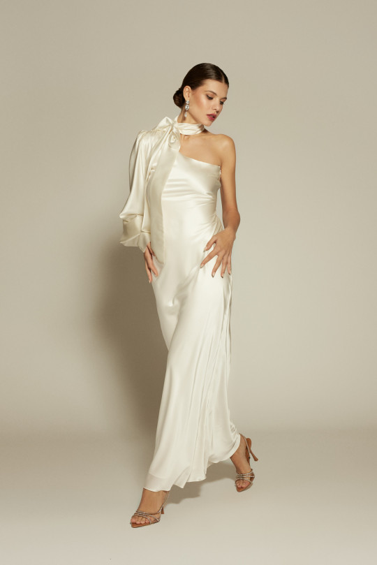 TIMELESS GRACE / Rochie lunga din matase alba cu un umar gol - Img 2