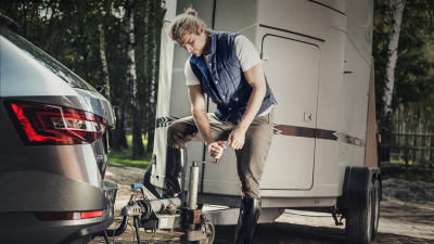 Cum să alegi cârligul și instalația de remorcare potrivită pentru automobilul tău