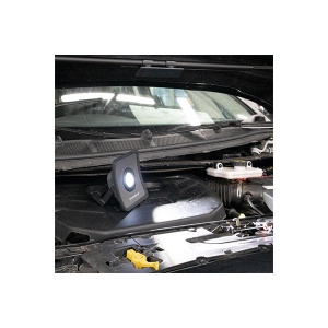 Proiector Special Pentru Lucru La Motor Cu Prinere Pe Capota Sau Habitaclu