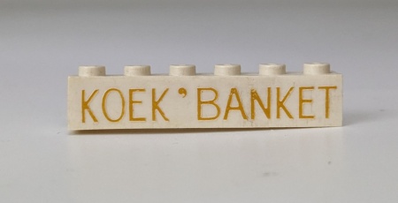 crssprt02pb28-1G Steen 1x6 ZONDER bodemtubes KOEK en BANKET in goude letters wit gebruikt *5V05-03