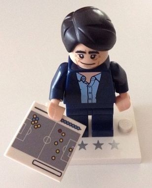 colfbd-1 Joachim Löw met speelbord NIEUW *0M0000