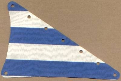 sailbb20-1G Zeil 15x22 driehoek met blauwe strepen wit gebruikt *5D000