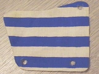 sailbb27-1G Zeil 9x11, 3 gaten enm blauwe strepen wit gebruikt *5D000