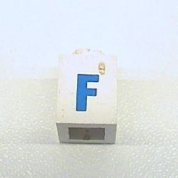 3005ptFb-1G Steen 1x1 met letter F dik wit gebruikt *5V01-13