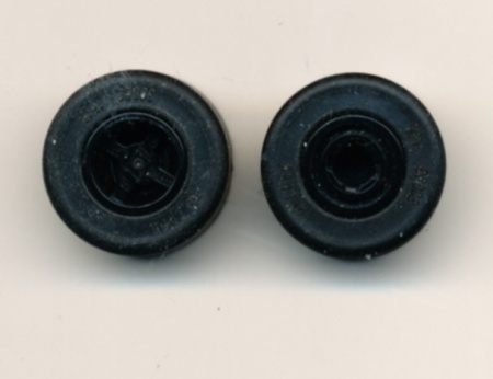 74967c01-11G Wiel 8x9mm met asgat, dichte rand met gladde band (slick) zwart gebruikt *5W000