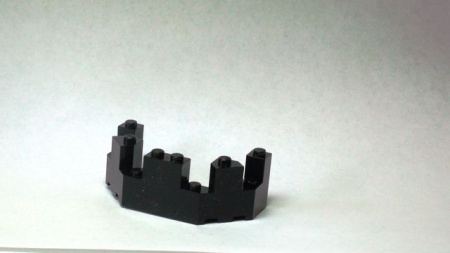 6066-11G Kasteel- kantelen 4x8x2 1/3 zwart gebruikt *