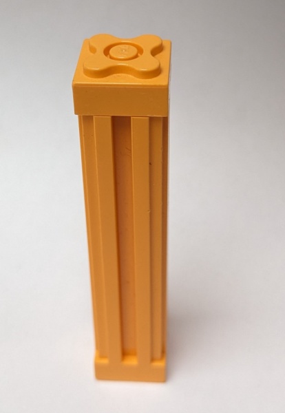 x7-32G Scala pilaar 2x2x8 oranje, licht gebruikt *