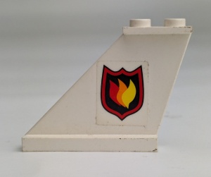 2340pb023L-1G Staart met brandweer logo LINKS (sticker) wit gebruikt *1D041