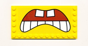 6178pb005-3G Tegel 6x12 met noppen zijkanten Spongebob mond (Sticker) geel gebruikt *5T09-02