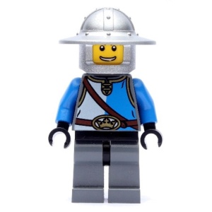 cas527G Kastelen- Knecht, torso met riem en zilveren helm gebruikt *0M0000