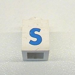 3005ptSb-1G Steen 1x1 met letter S dik wit gebruikt *5V01-14