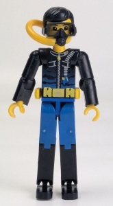 tech002aG Duiker met blauwe benen, wetsuit, zuurstoffles en masker gebruikt *0D000