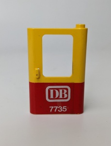 4182pb004-3G Trein, Deur 1x4x5 rechts met sticker DB (Duitse spoorwegen) rood onderpaneel geel gebruikt *1D0000