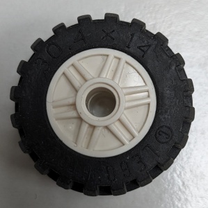 55981c05-1 'Wiel 18x14mm met pingat en spaken met band 30.4x14 offset (92402) wit NIEUW *5W000