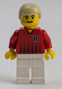 soc089G Voetballer rode/witte Team met shirt #10 gebruikt *0M0000