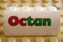 6081pb01-1G Steen 2x4x1 1/3= 1 rij noppen, afgeronde kop OCTAN logo (Sticker) wit gebruikt *1R031